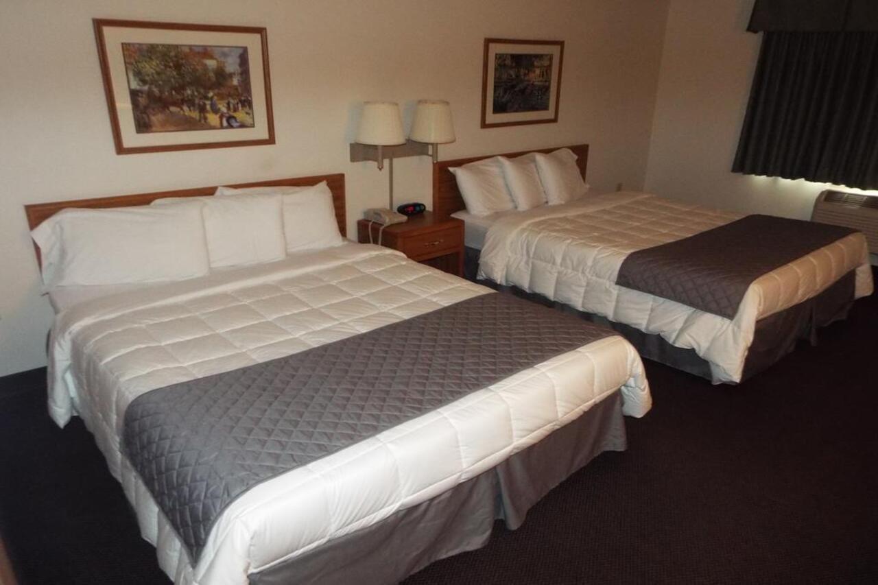 Fairbridge Inn & Suites Thorp Exteriör bild