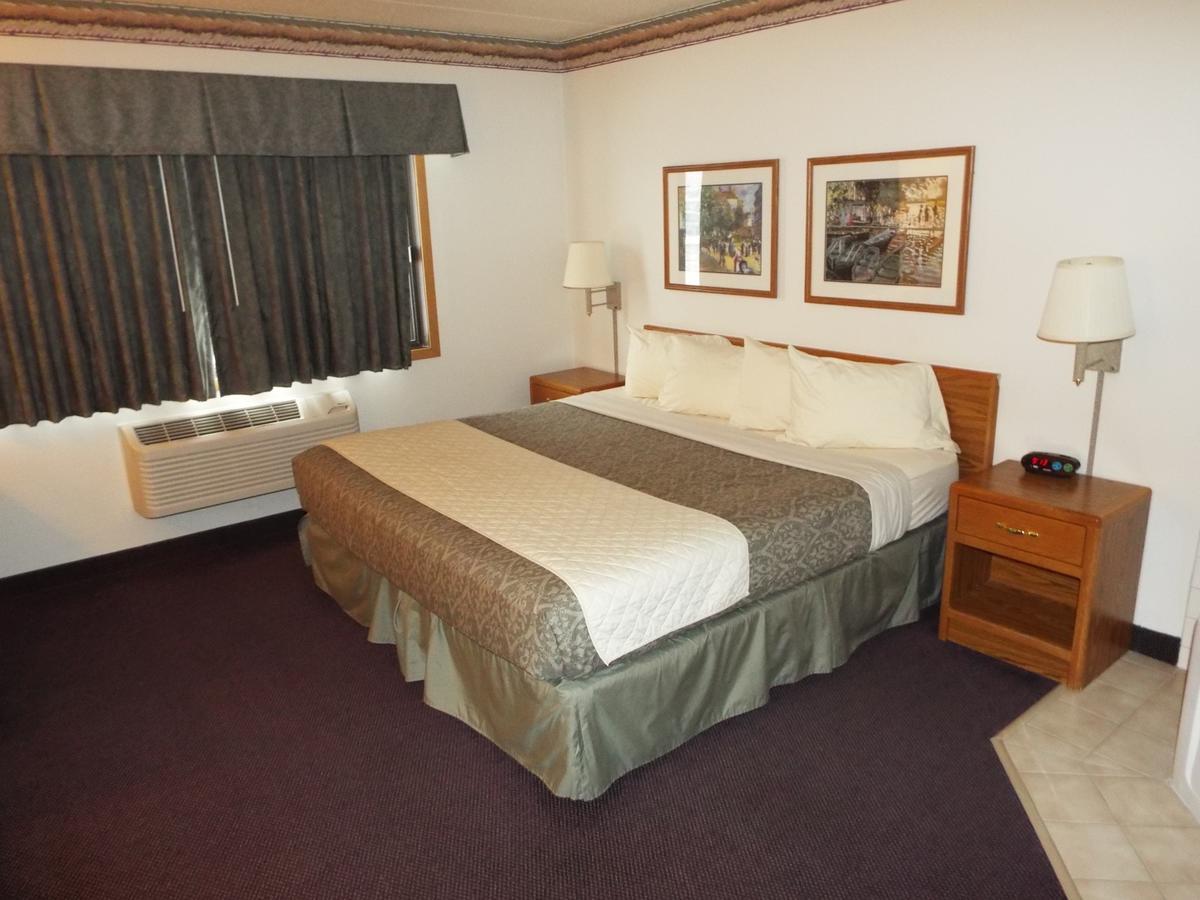 Fairbridge Inn & Suites Thorp Exteriör bild