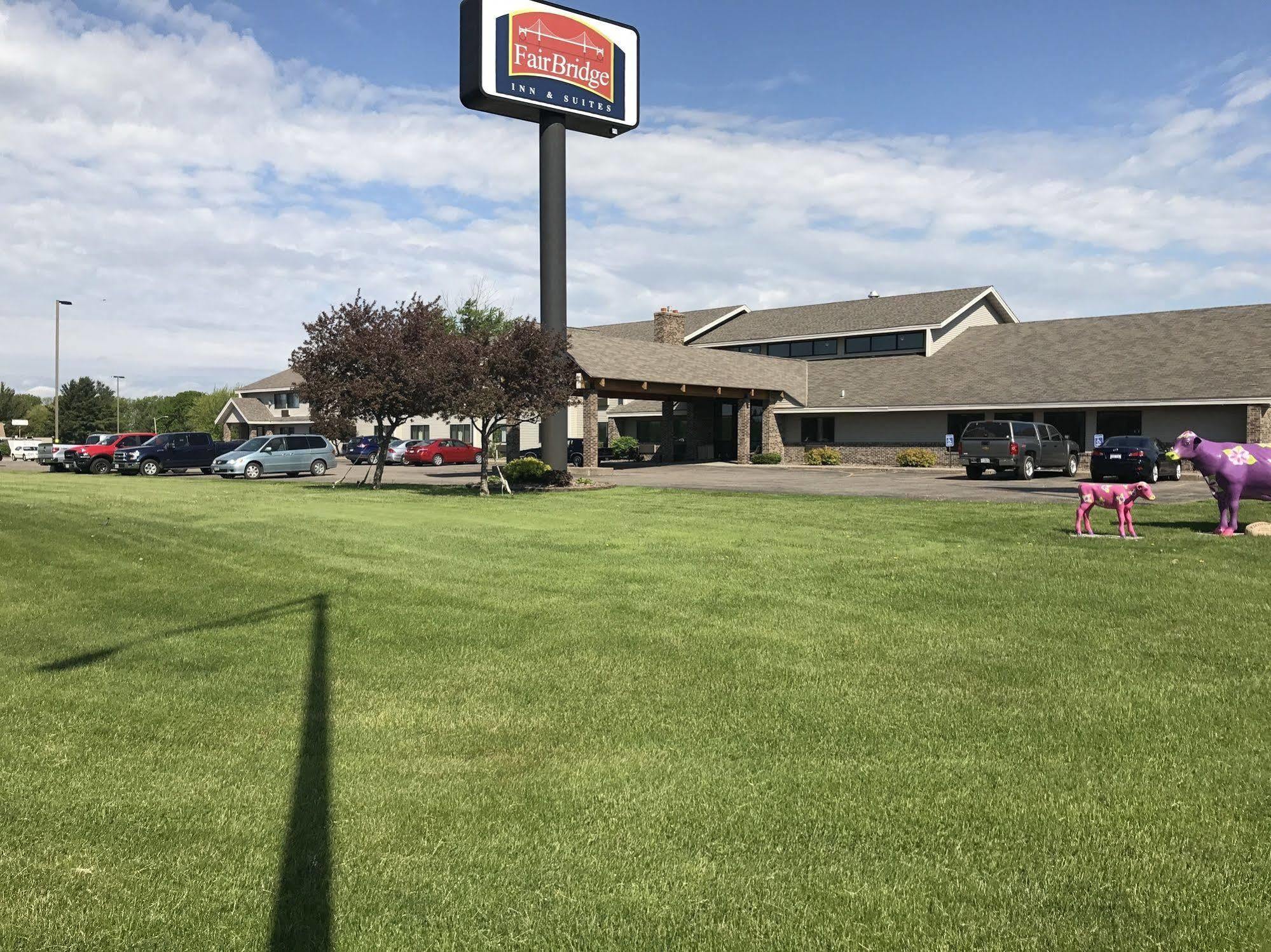 Fairbridge Inn & Suites Thorp Exteriör bild