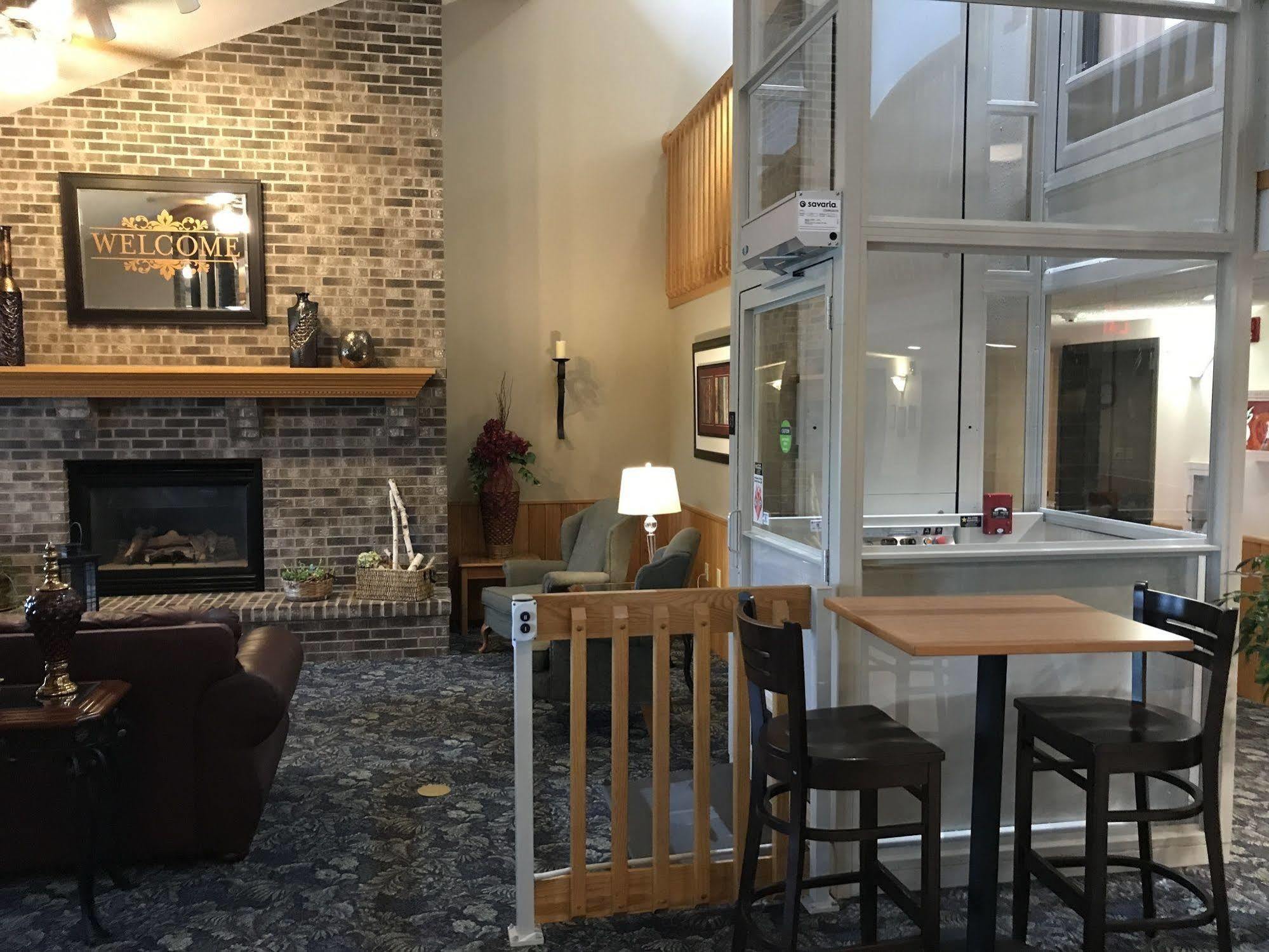 Fairbridge Inn & Suites Thorp Exteriör bild